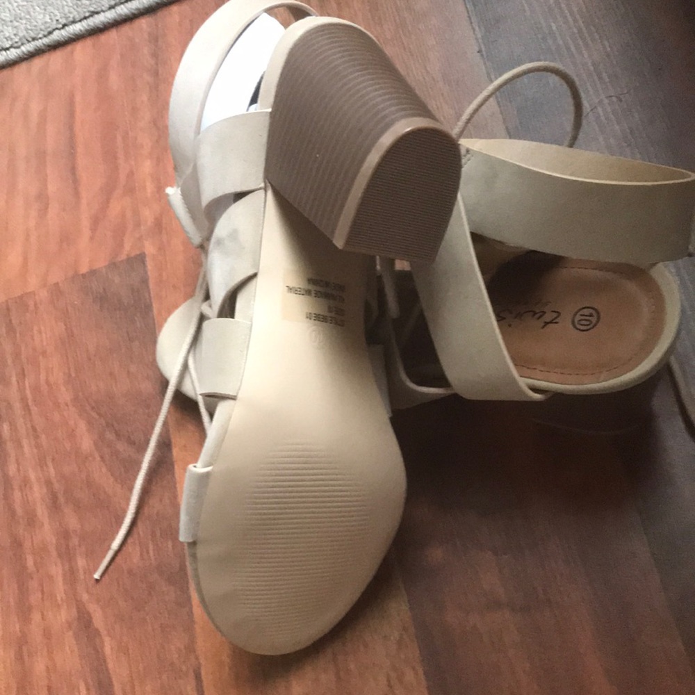 💐Ladies 3” heel sandals sz 10💐 - Picture 4 of 7